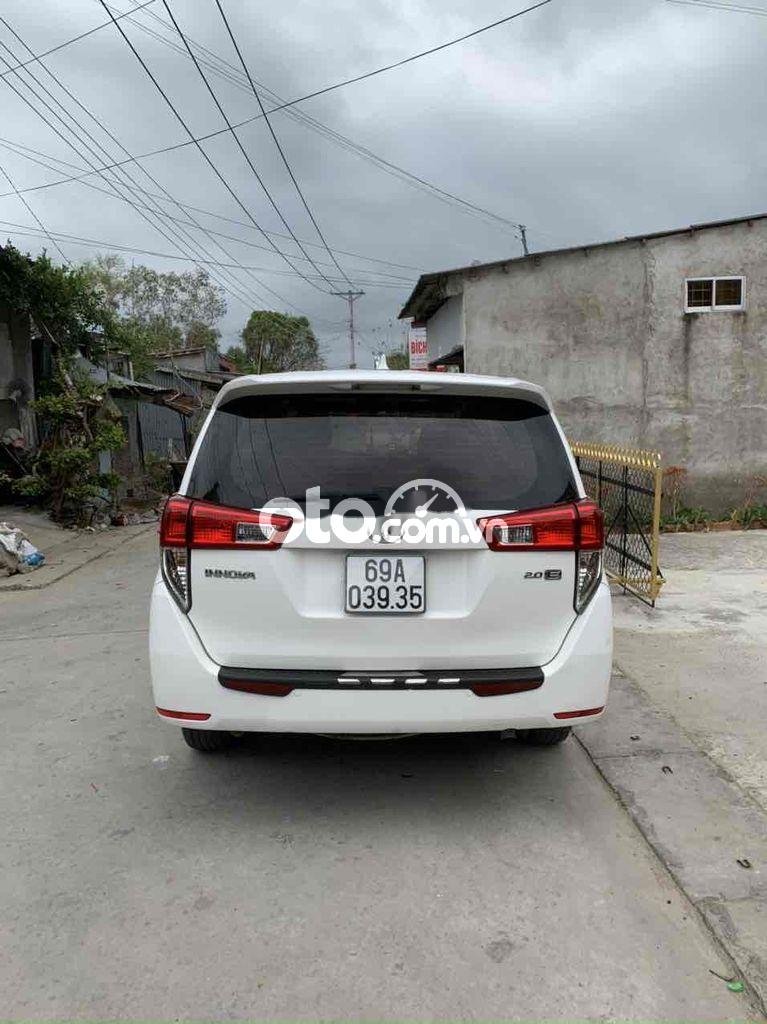 Toyota Innova 2017 - Bán Toyota Innova 2.0E sản xuất năm 2017, màu trắng