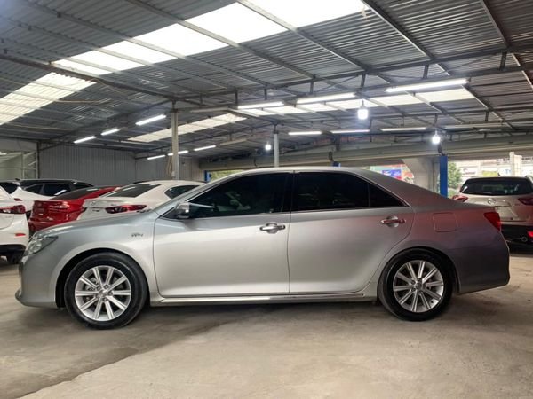 Toyota Camry 2012 - Màu bạc, xe nhập, 595 triệu