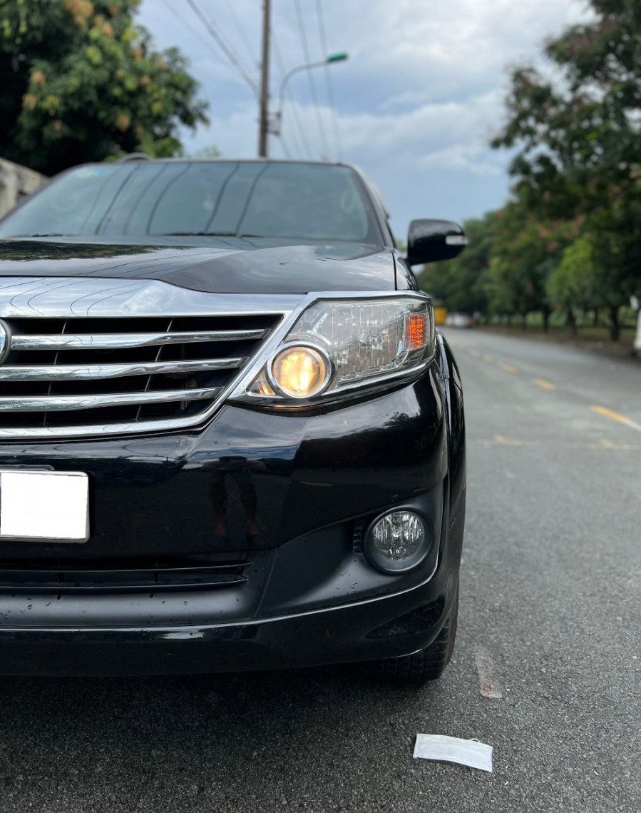 Toyota Fortuner 2013 - Bán xe Toyota Fortuner 2.7V 4x2 AT - 2013, màu đen