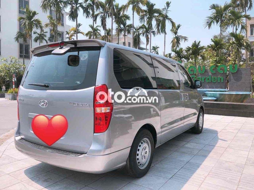 Hyundai Grand Starex 2015 - Màu bạc