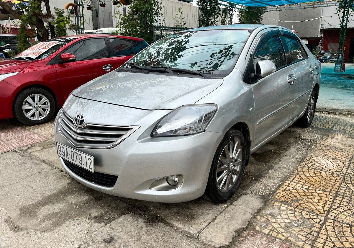 Toyota Vios 2013 - Màu bạc, giá chỉ 273 triệu