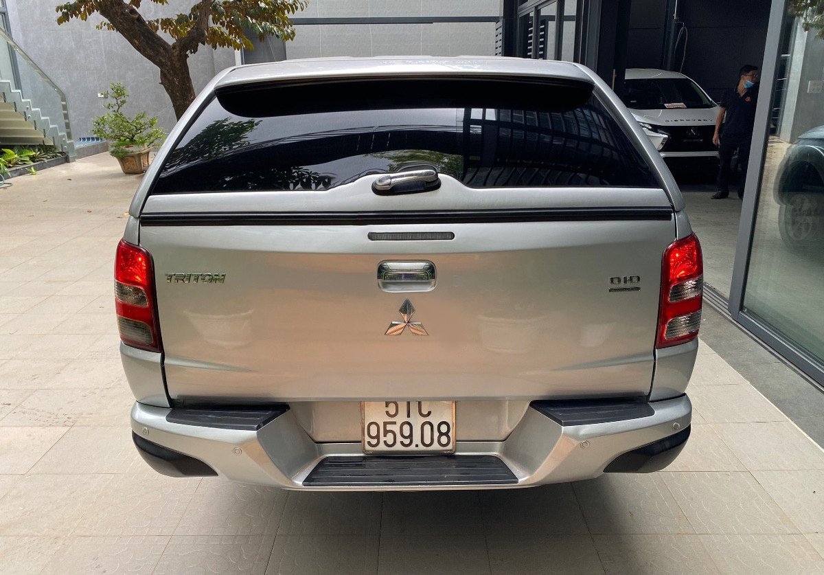 Mitsubishi Triton 2017 - Màu bạc, nhập khẩu, giá cực tốt