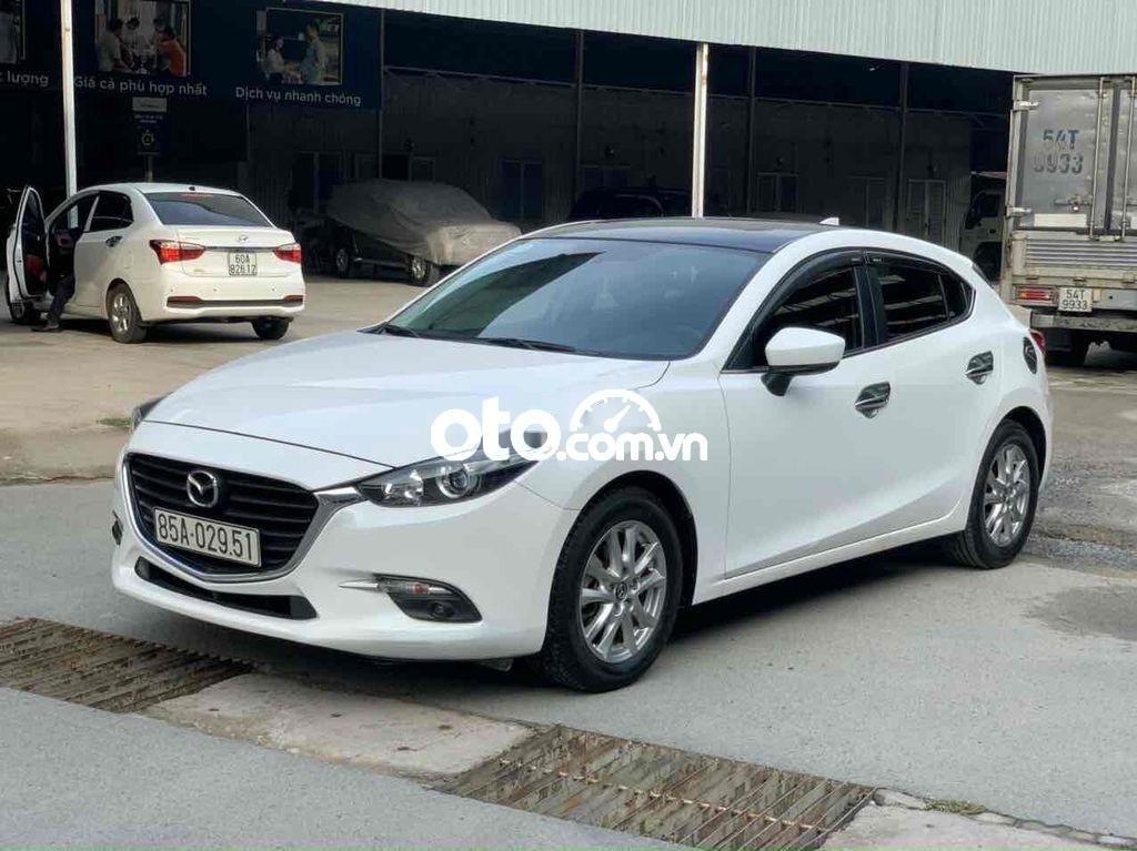 Mazda 3 2018 - Màu trắng, giá 568tr