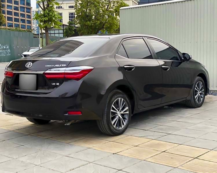 Toyota Corolla 2019 - Màu nâu giá cạnh tranh