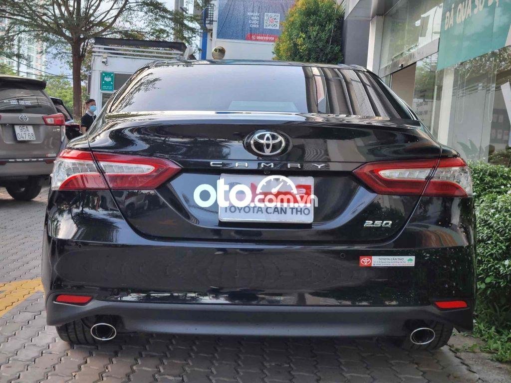 Toyota Camry 2020 - Màu đen, xe nhập