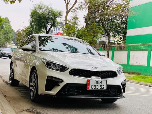 Kia Cerato 2020 - Màu trắng, giá cực tốt