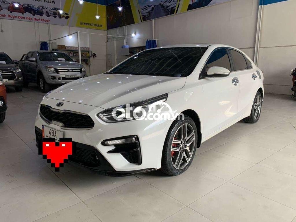 Kia Cerato 2020 - Màu trắng số tự động, giá 628tr