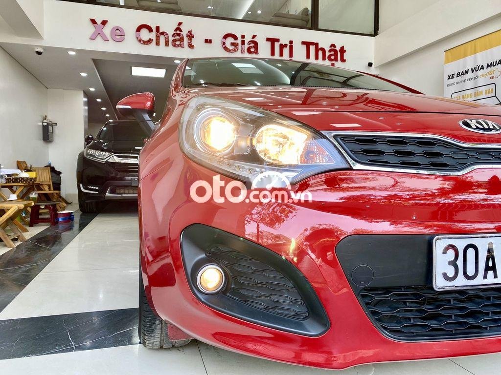 Kia Rio 2014 - Xe màu đỏ, giá tốt