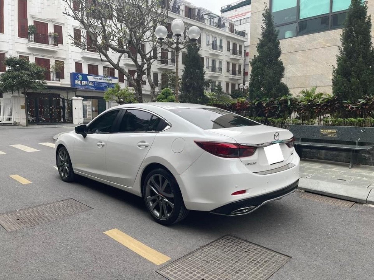 Mazda 6 2018 - Màu trắng, giá 729tr