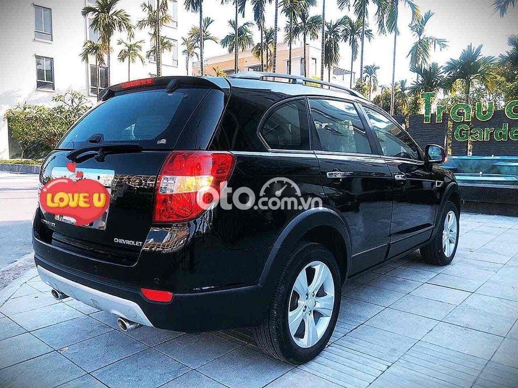 Chevrolet Captiva 2011 - Màu đen