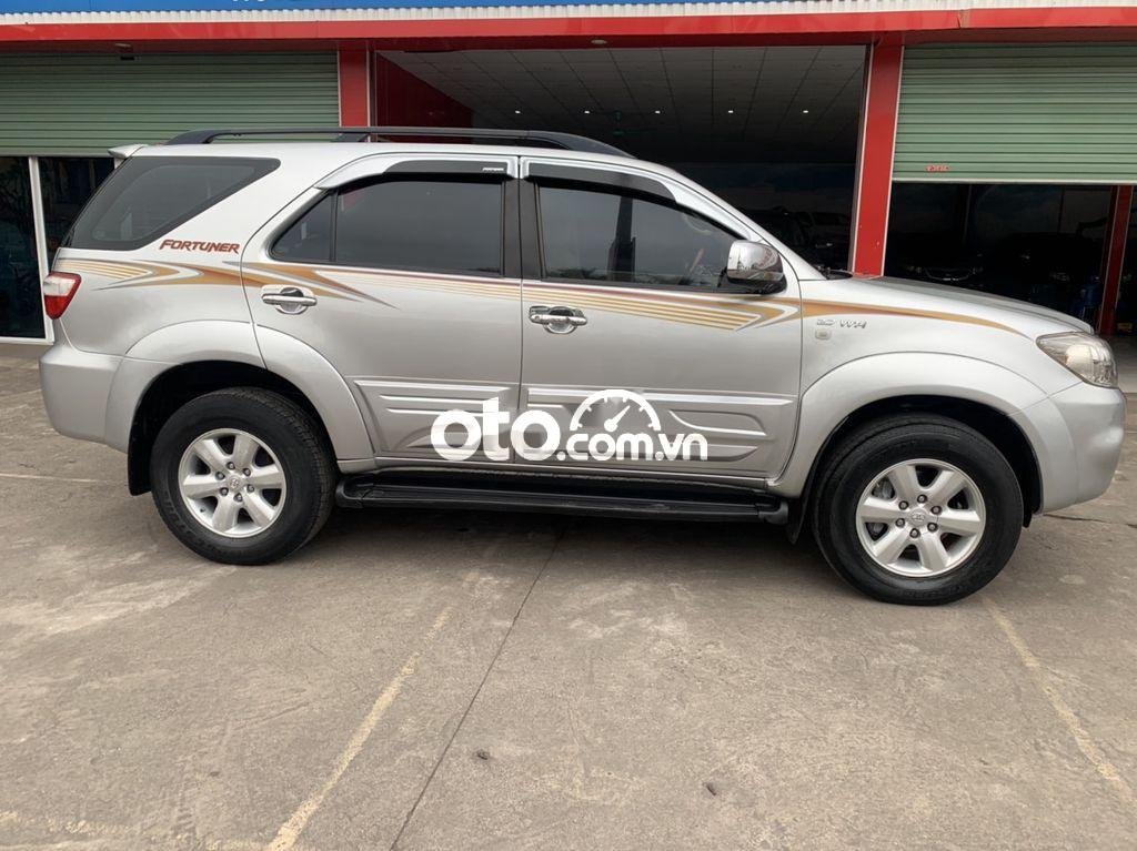 Toyota Fortuner 2009 - Màu bạc, giá 365tr