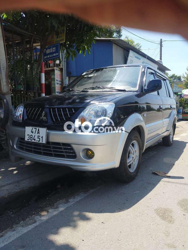 Mitsubishi Jolie 2004 - Màu đen giá cạnh tranh