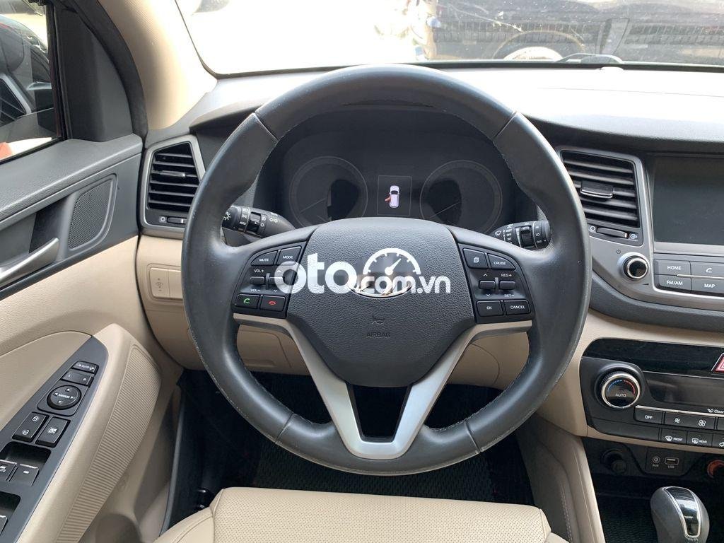 Hyundai Tucson 2018 - Màu đen, giá 785tr