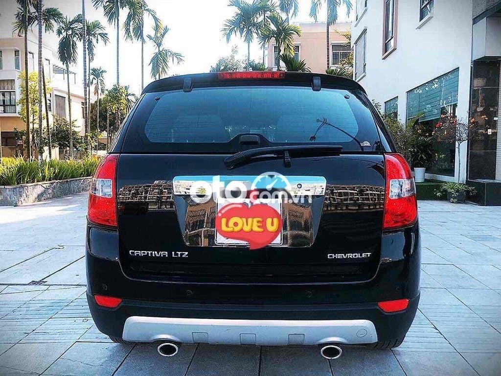 Chevrolet Captiva 2011 - Màu đen