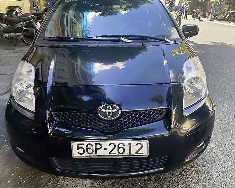 Toyota Yaris 2009 - Màu đen, xe nhập