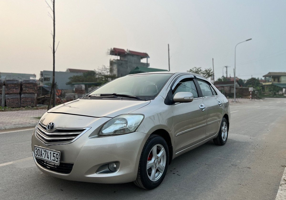 Toyota Vios 2009 - Màu vàng số sàn