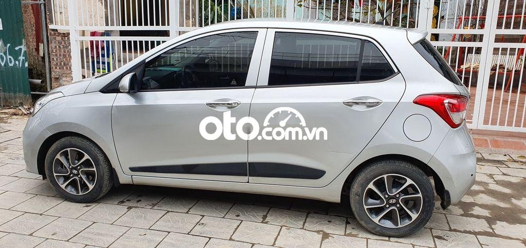 Hyundai Grand i10 2019 - Màu bạc giá cạnh tranh