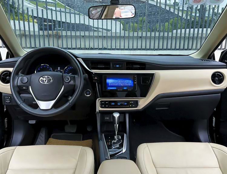 Toyota Corolla 2019 - Màu nâu giá cạnh tranh