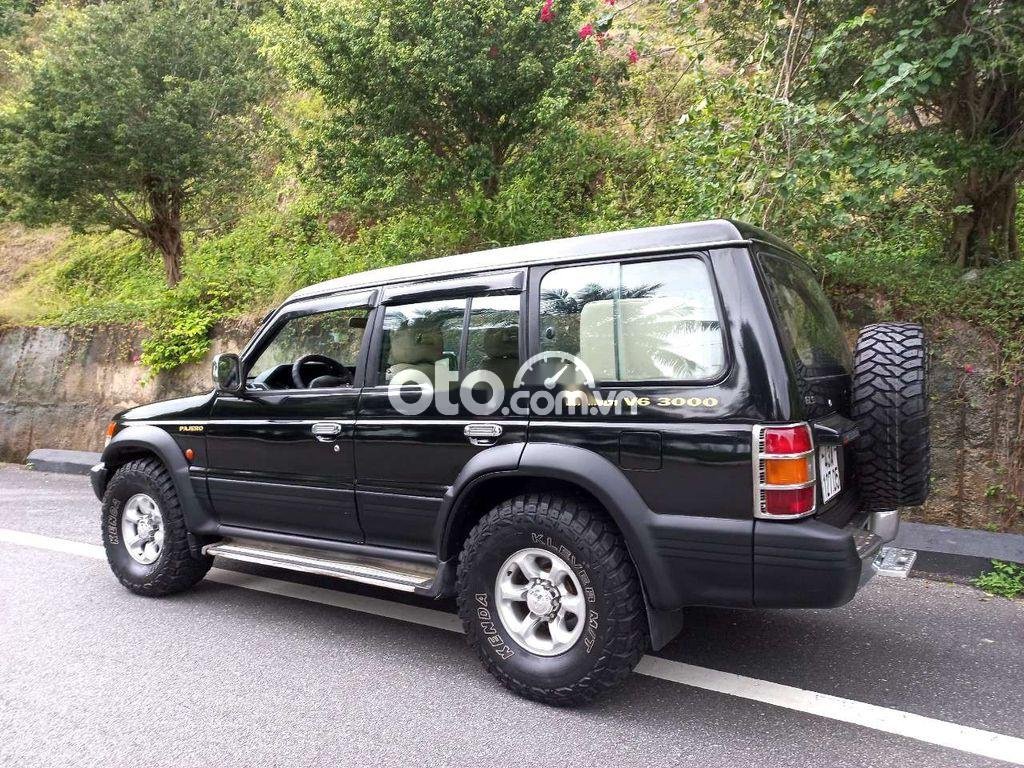 Mitsubishi Pajero 1997 - Màu đen giá ưu đãi