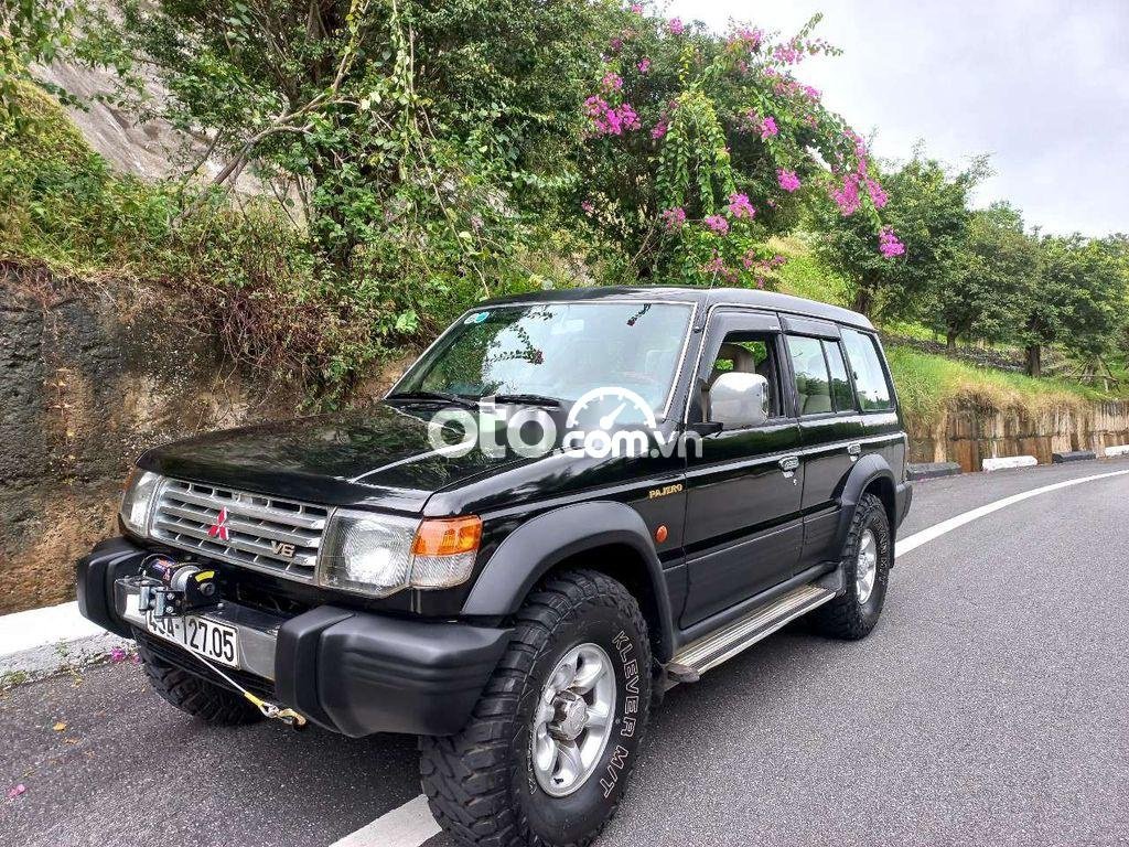 Mitsubishi Pajero 1997 - Màu đen giá ưu đãi