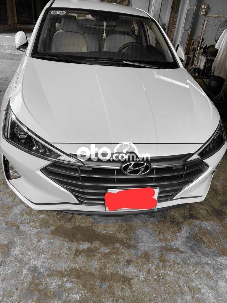 Hyundai Elantra 2021 - Màu trắng, xe nhập