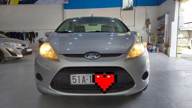 Ford Fiesta 2011 - Màu bạc