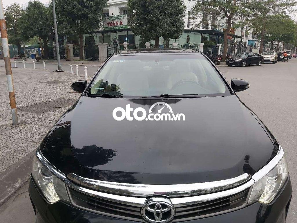 Toyota Camry 2016 - Màu đen giá cạnh tranh