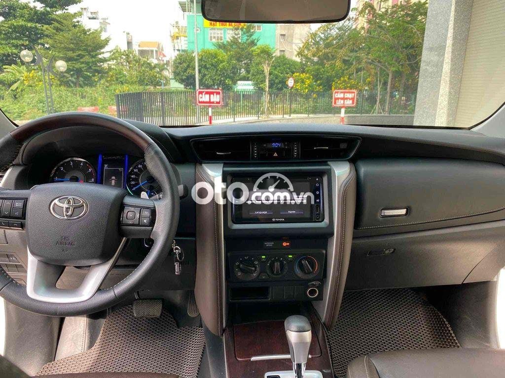 Toyota Fortuner 2019 - Màu trắng, giá 985tr