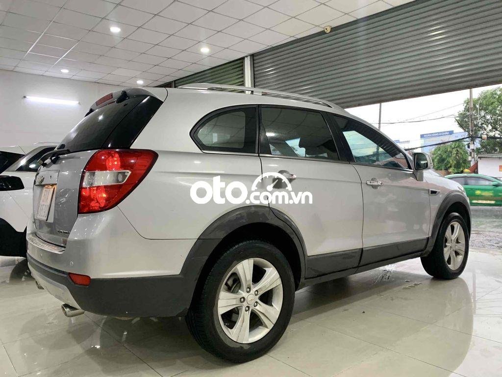 Chevrolet Captiva 2013 - Xe màu bạc, số sàn, giá ưu đãi