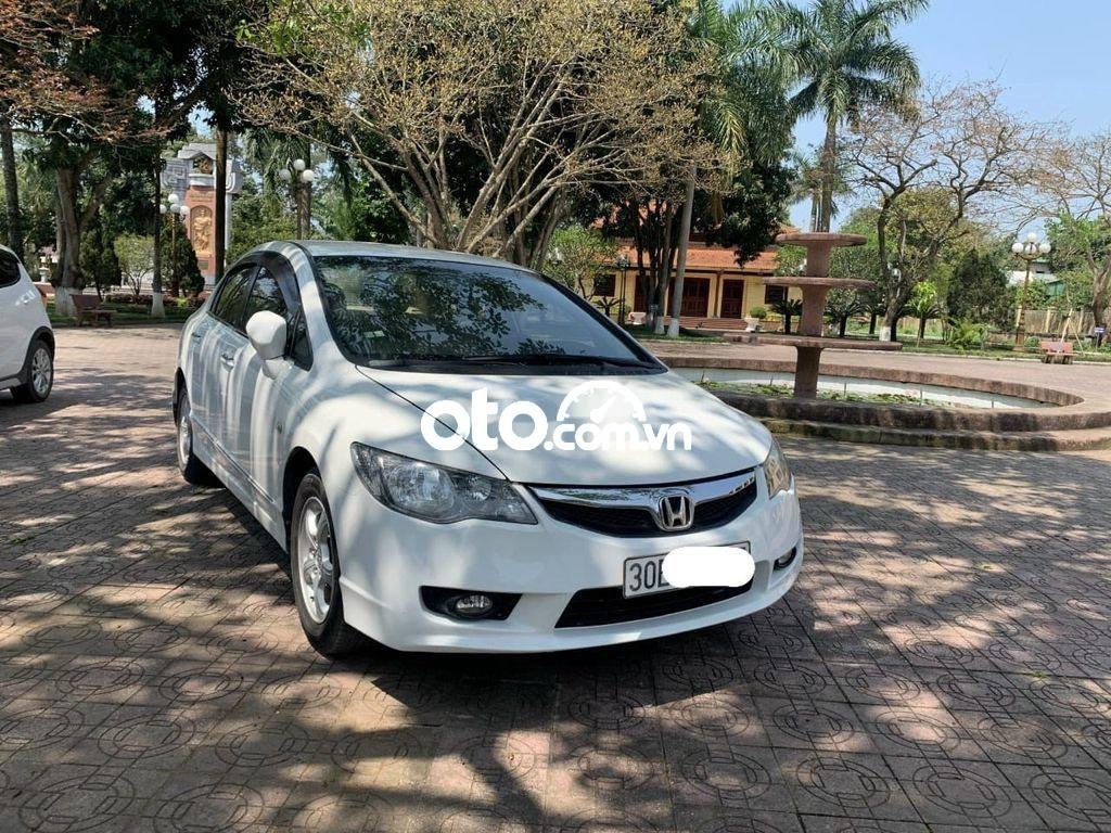 Honda Civic 2010 - Màu trắng