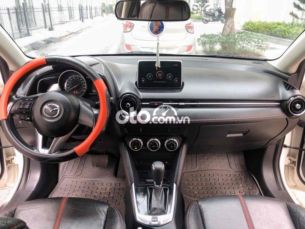 Mazda 2 2016 - Cần bán lại xe Mazda 2 1.5AT sản xuất năm 2016, màu trắng chính chủ