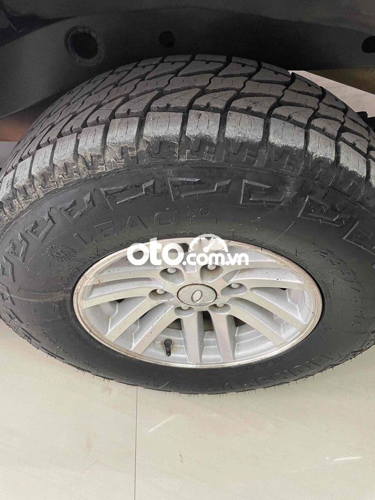 Ford Everest 2005 - Màu đen xe gia đình