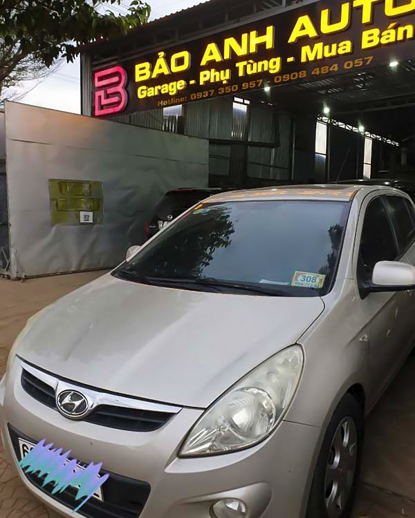 Hyundai i20 2011 - màu bạc, xe nhập số tự động, 270 triệu