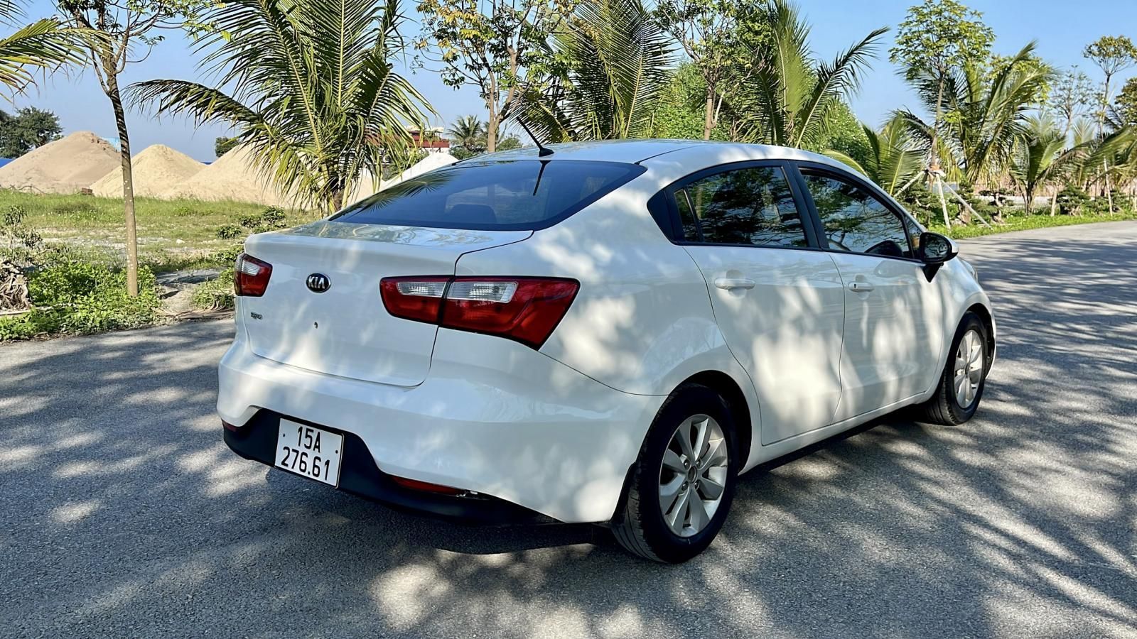 Kia Rio 2016 - Màu trắng, nhập khẩu nguyên chiếc