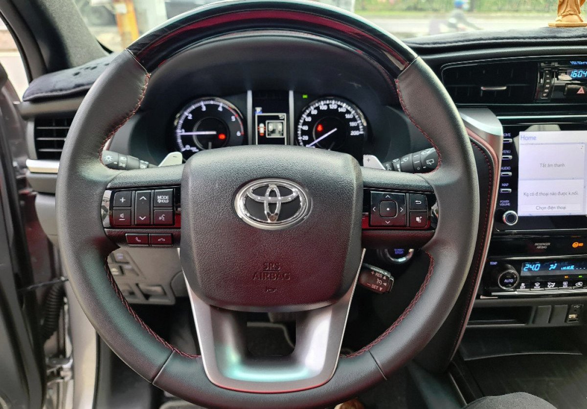 Toyota Fortuner 2021 - Màu bạc