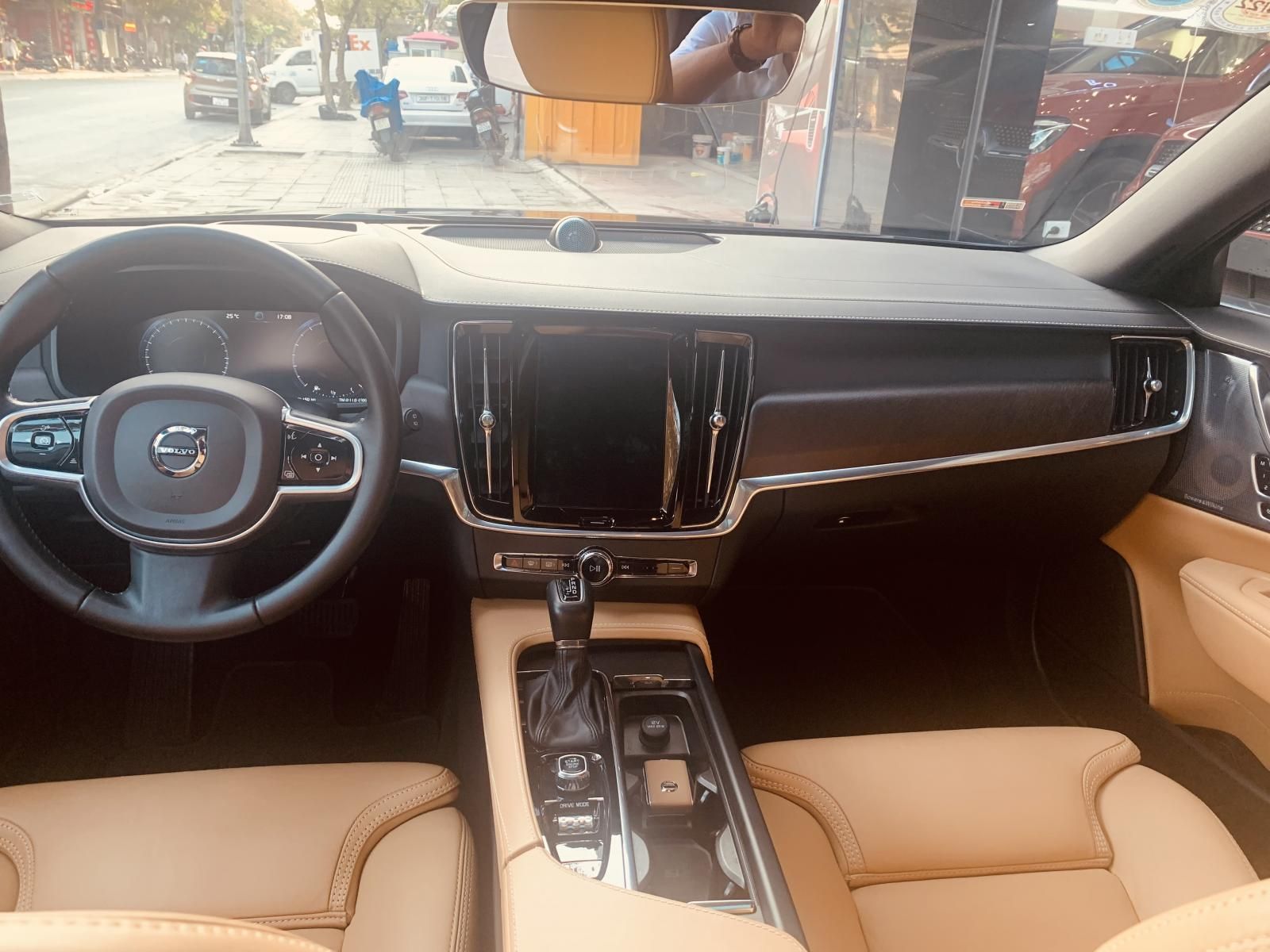 Volvo V90 2019 - Nâu cà phê xe đẹp cho mọi gia đình