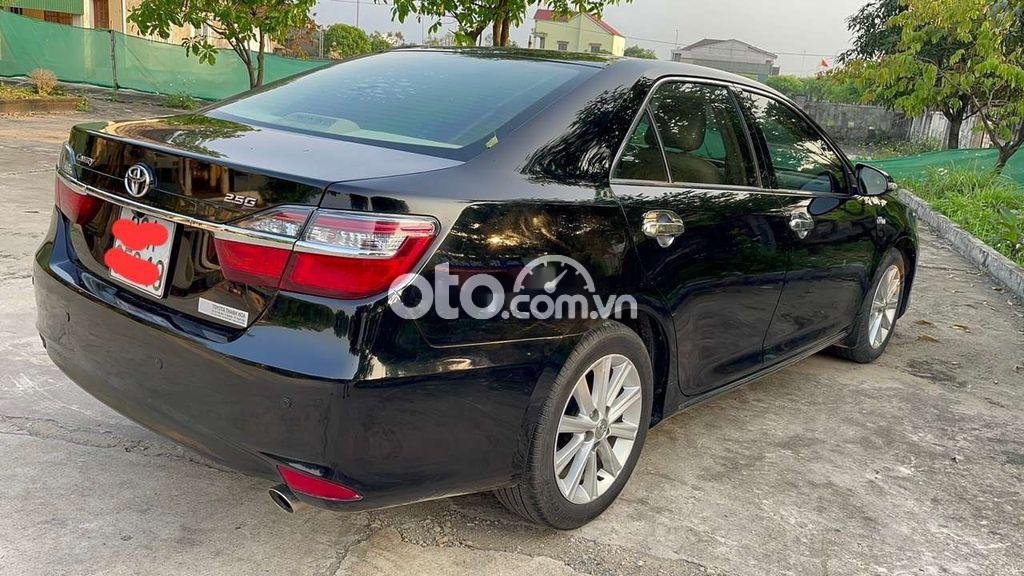 Toyota Camry 2017 - Màu đen chính chủ, 599tr