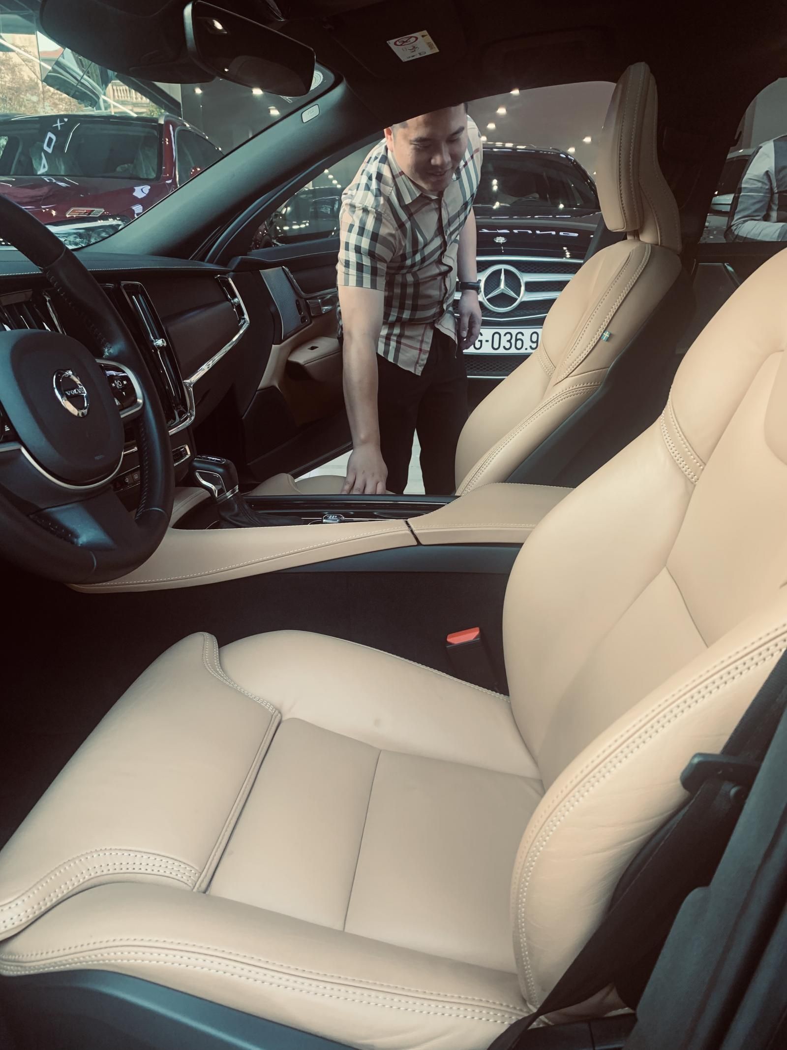 Volvo V90 2019 - Nâu cà phê xe đẹp cho mọi gia đình