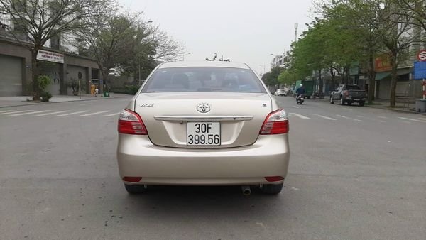 Toyota Vios 2013 - Xe màu vàng