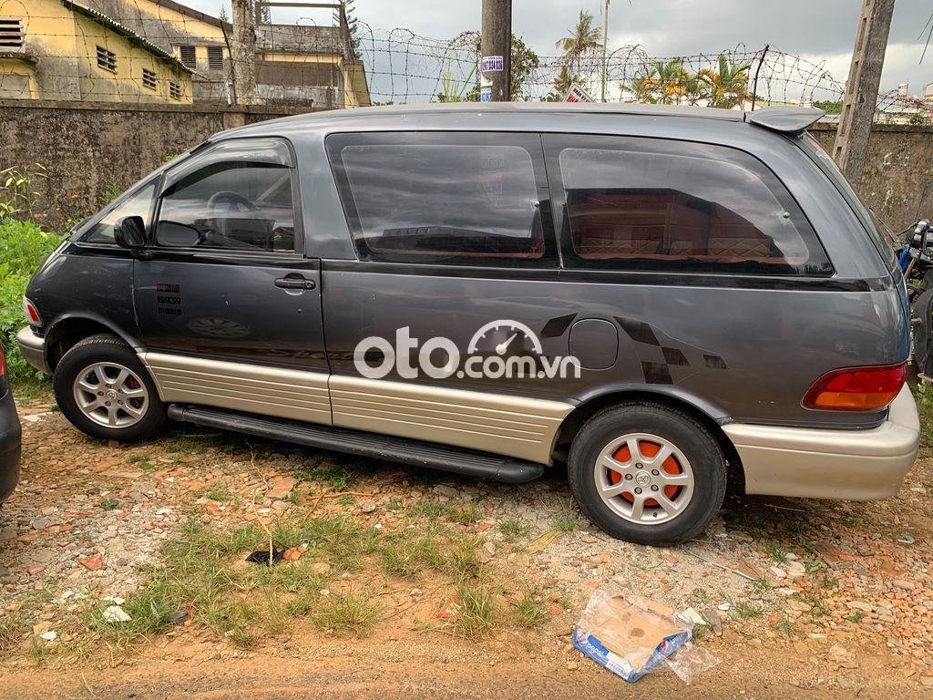 Toyota Previa 1991 - Màu xám giá cạnh tranh