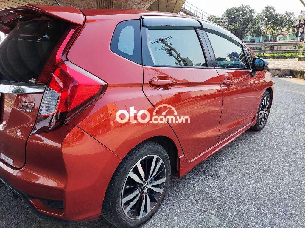 Honda Jazz 2018 - Màu đỏ, nhập khẩu xe gia đình