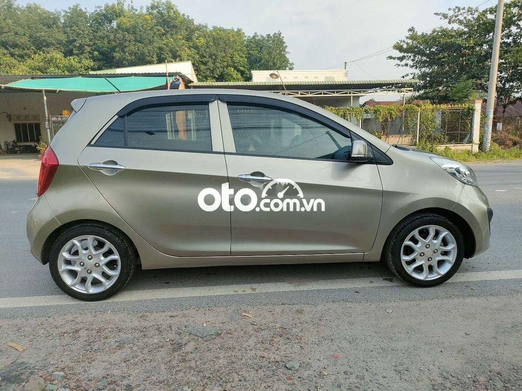 Kia Picanto 2013 - Màu nâu vàng