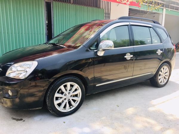 Kia Carens 2010 - Màu đen, xe nhập còn mới