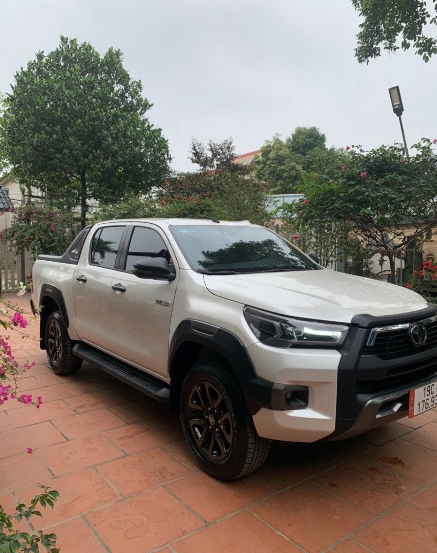 Toyota Hilux 2021 - Màu trắng, nhập khẩu, giá 970tr