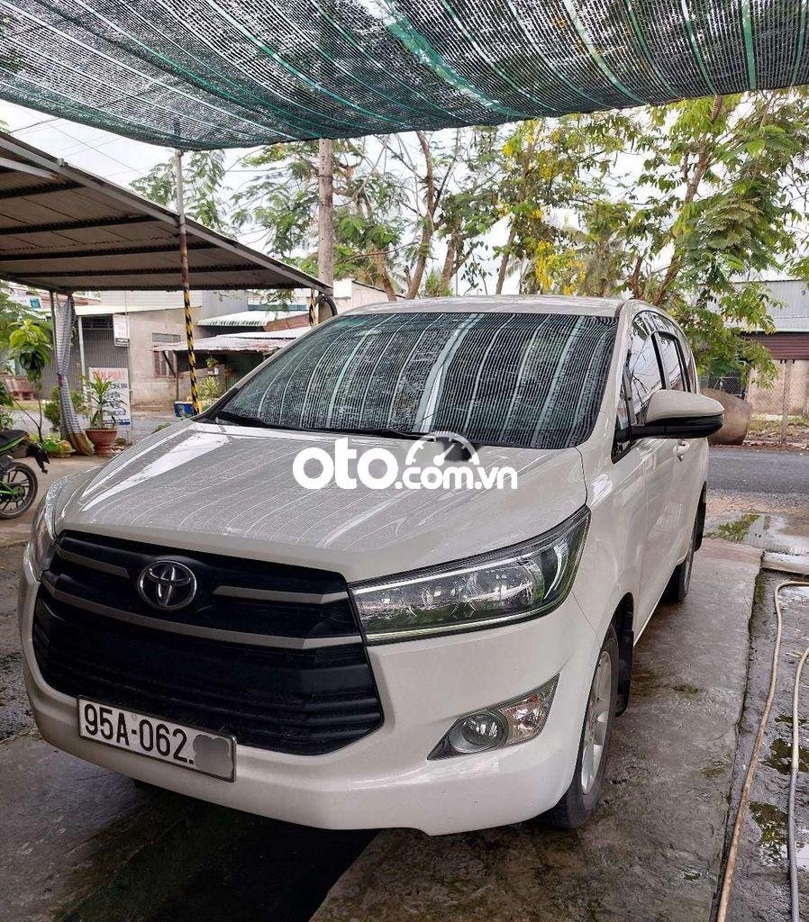 Toyota Innova 2020 - Màu trắng, xe gia đình