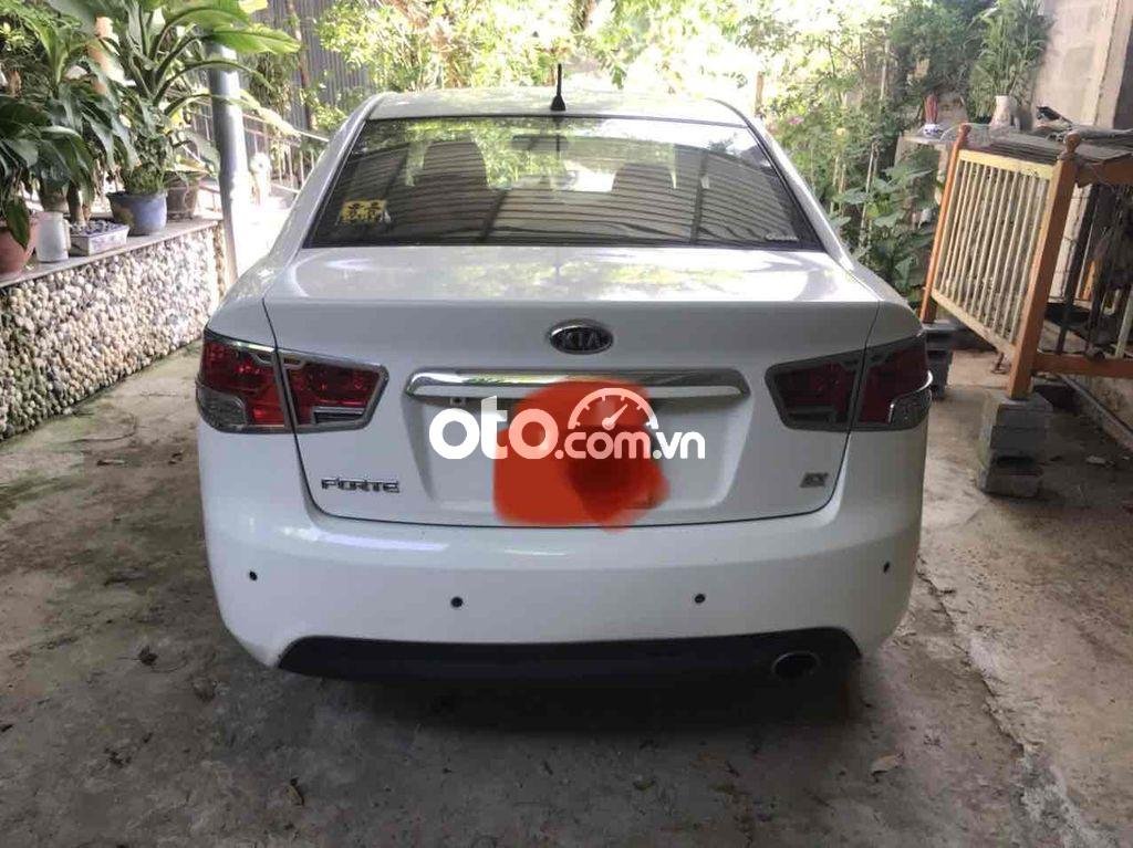 Kia Forte 2011 - Màu trắng, giá cạnh tranh