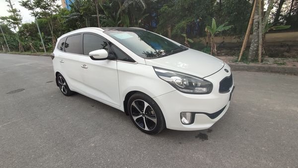 Kia Rondo 2014 - Màu trắng, số tự động