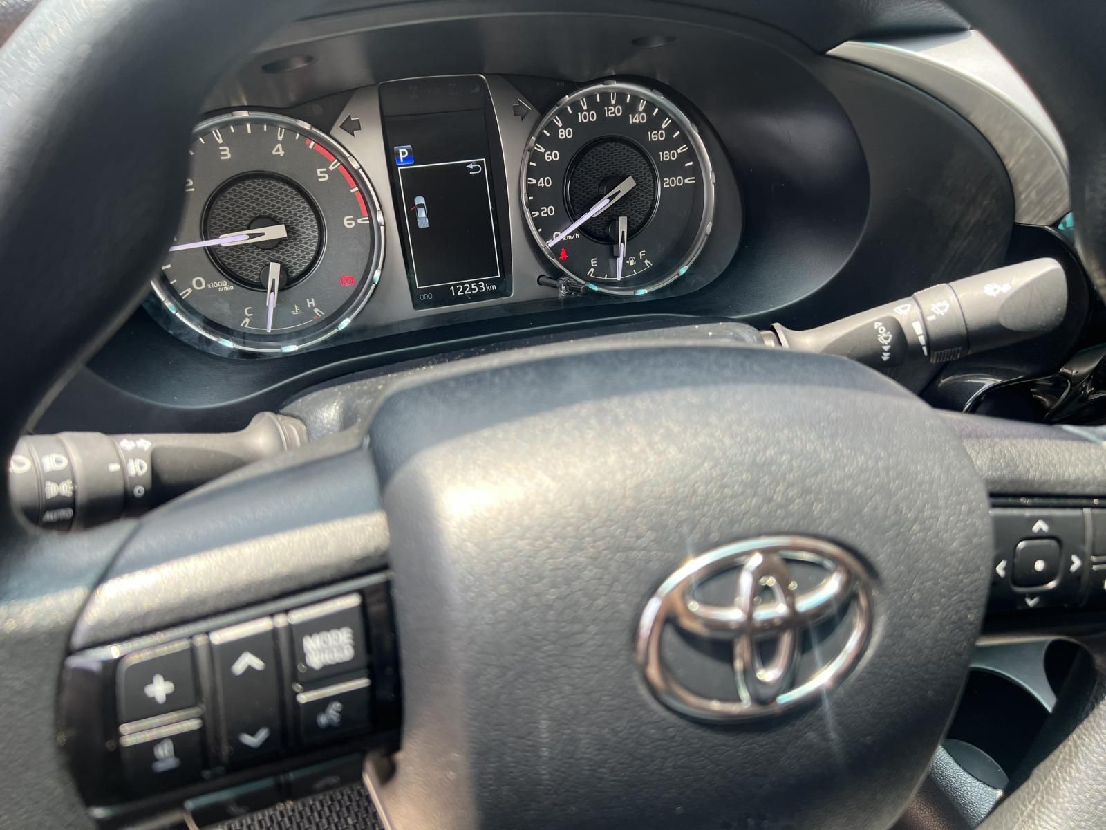 Toyota Hilux 2021 - Mới đi 12.000km