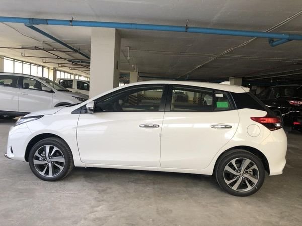 Toyota Yaris 2022 - Màu trắng