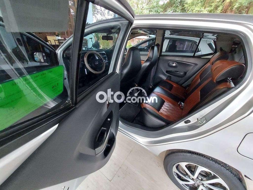Toyota Wigo 2019 - Màu bạc, xe nhập số sàn